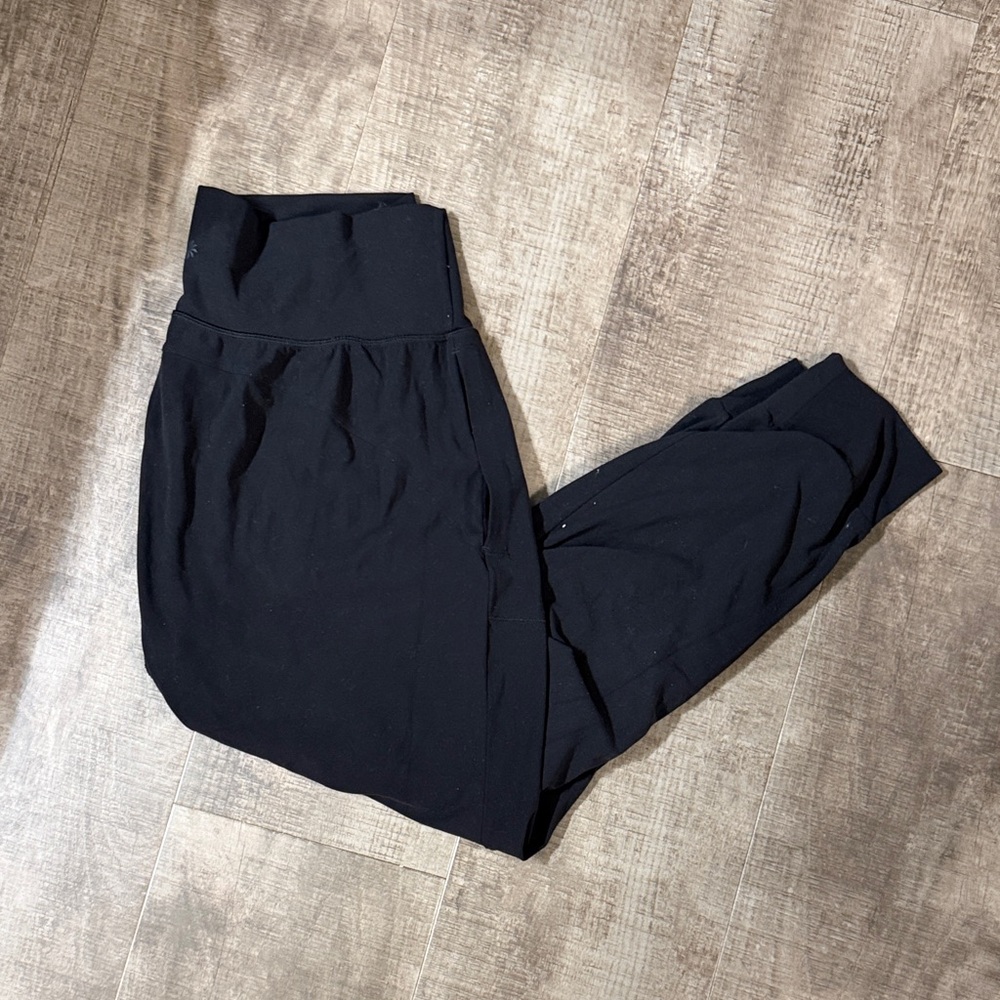 Athleta Salutation Joggers in Powervita